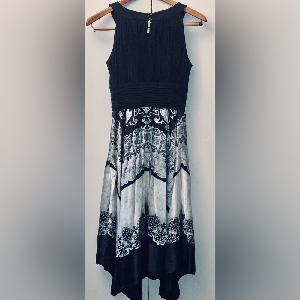 Signature by Sangoroa Dress. Size 8.